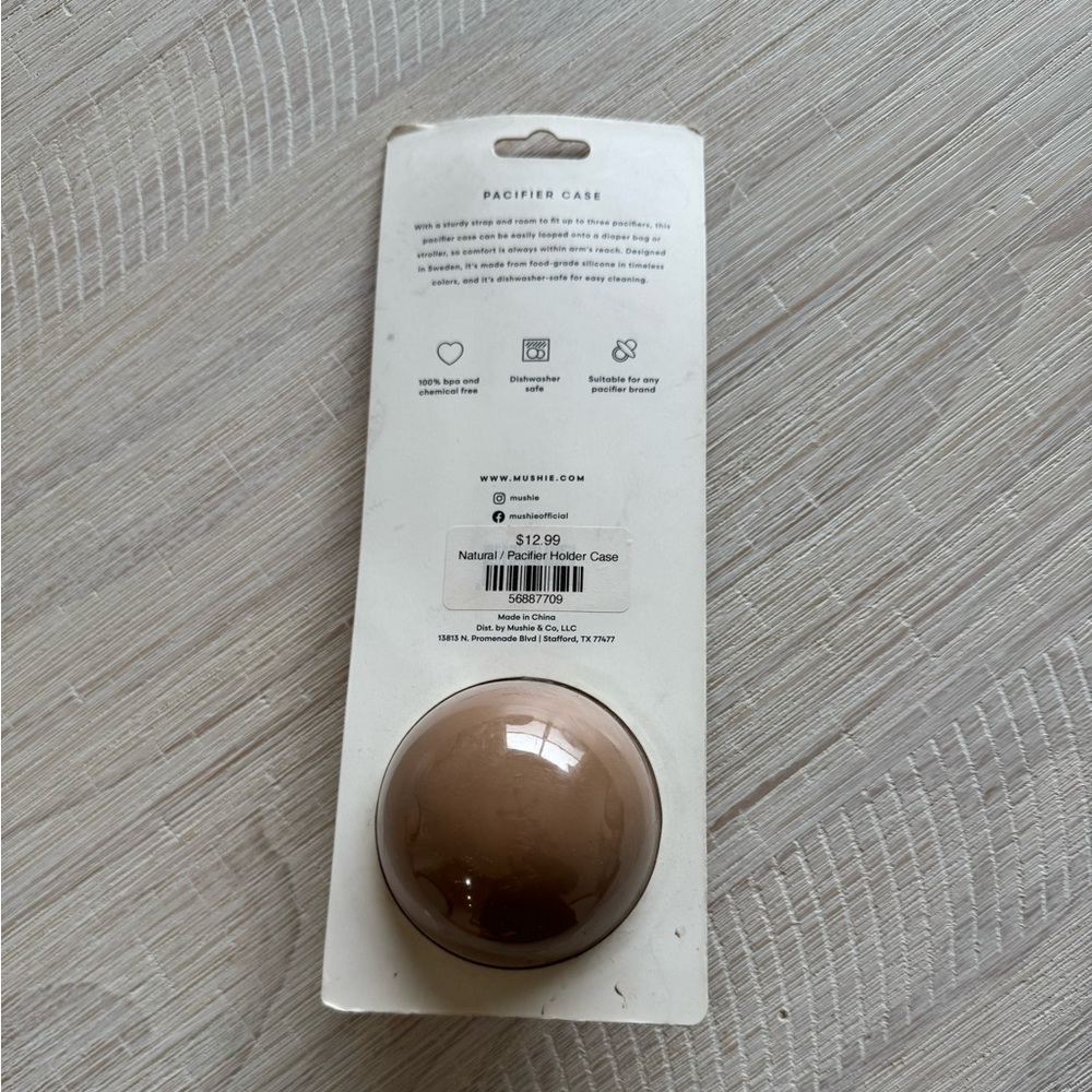 Mushie Silicone Pacifier Case - Natural - Picture 4 of 4